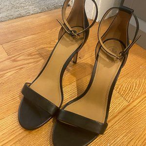 Tory Burch Classic Black Heels in Leather